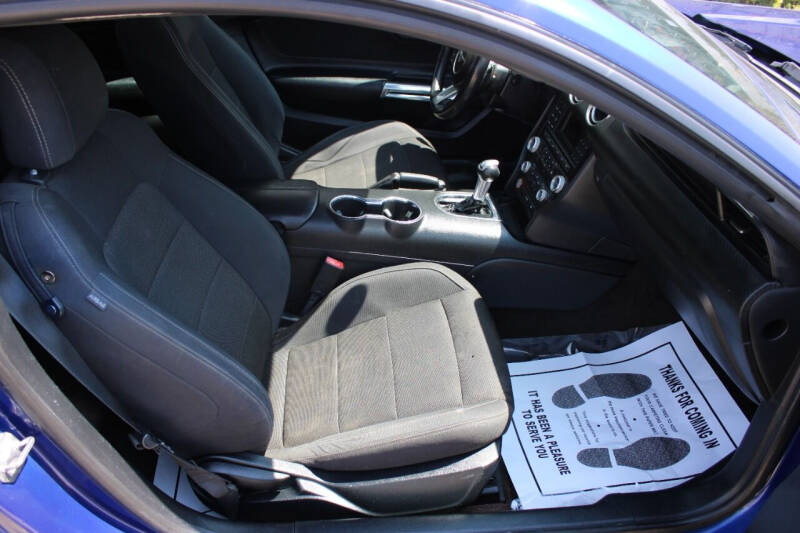 2016 Ford Mustang V6