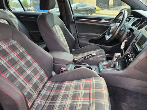 2017 Volkswagen Golf GTI S