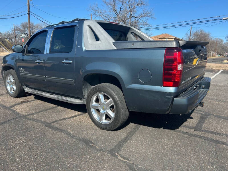 2011 Chevrolet Avalanche LT