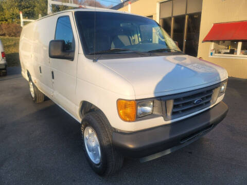 2006 Ford E-Series for sale at I-Deal Cars LLC in York PA