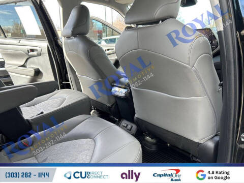 2023 Toyota Highlander Hybrid Bronze Edition