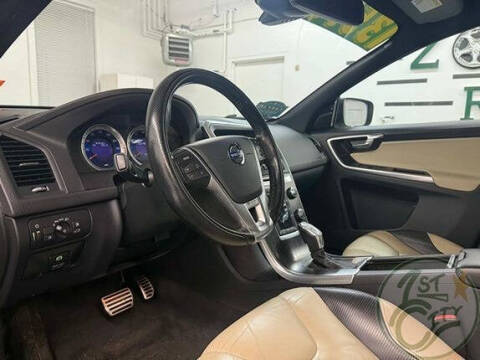 2013 Volvo XC60 T6 R-Design Platinum