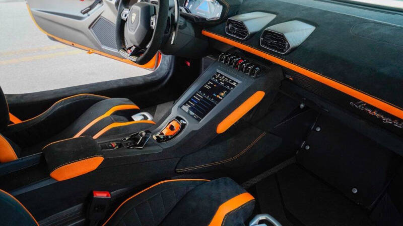 2022 Lamborghini Huracan STO