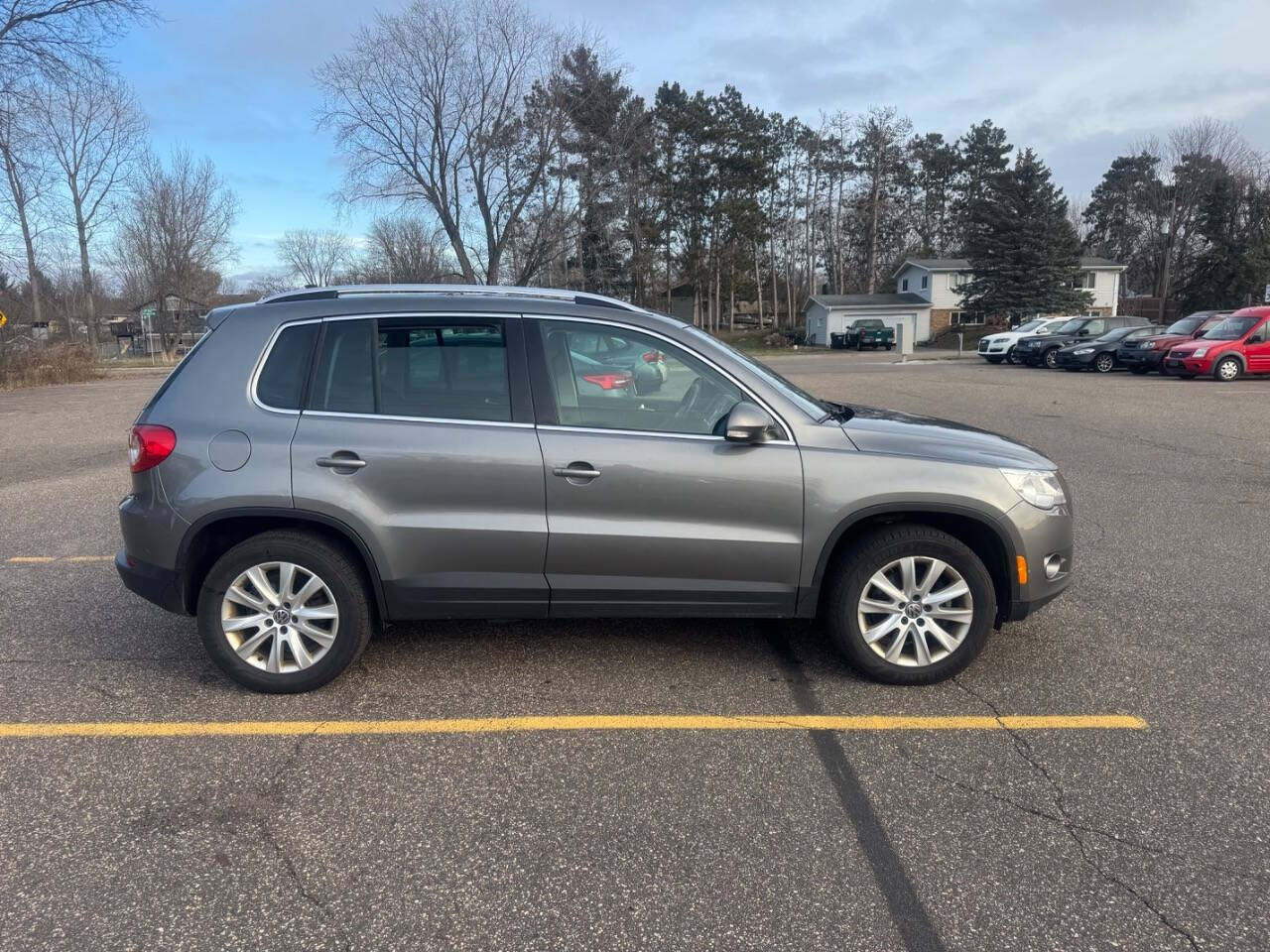 2010 Volkswagen Tiguan for sale at LUXURY IMPORTS AUTO SALES INC in Ham Lake, MN