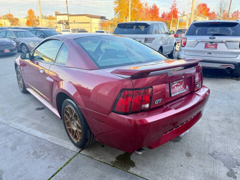 2004 Ford Mustang GT Deluxe