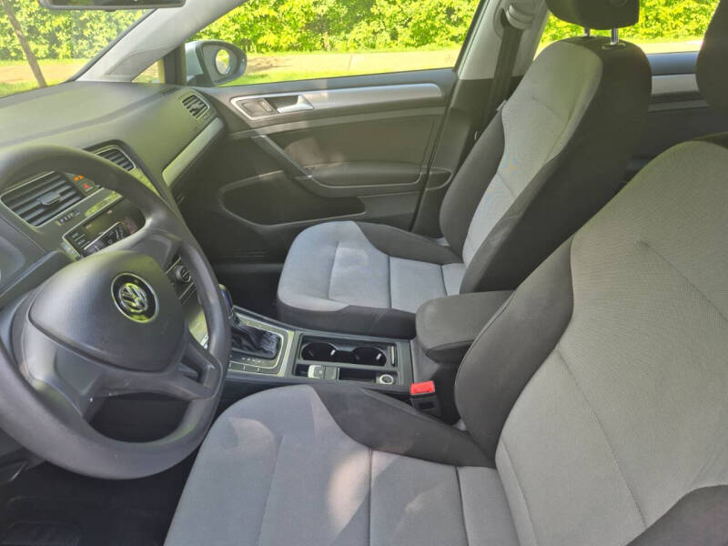 2016 Volkswagen e-Golf SE