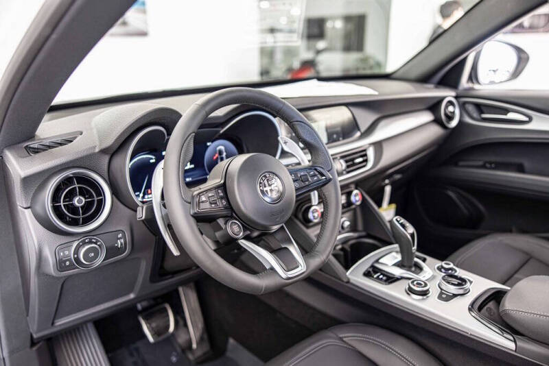 2025 Alfa Romeo Stelvio