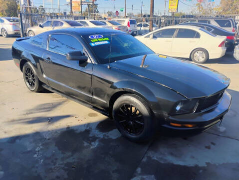 2007 Ford Mustang V6 Deluxe