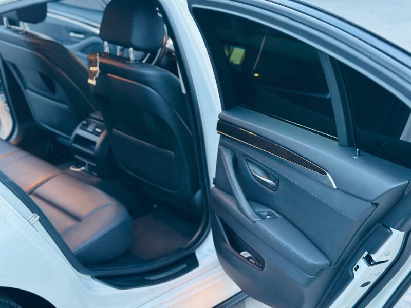 2016 BMW 5 Series 528i