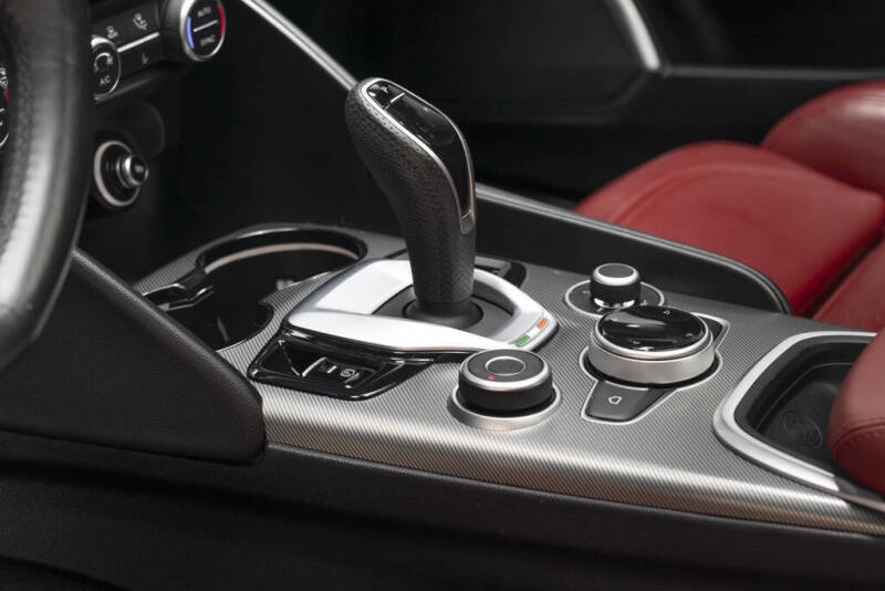 2022 Alfa Romeo Giulia Veloce