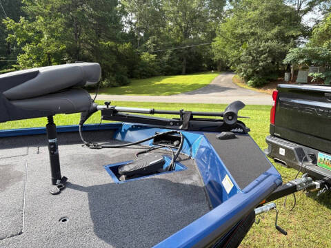 2023 Lowe Boats STINGER