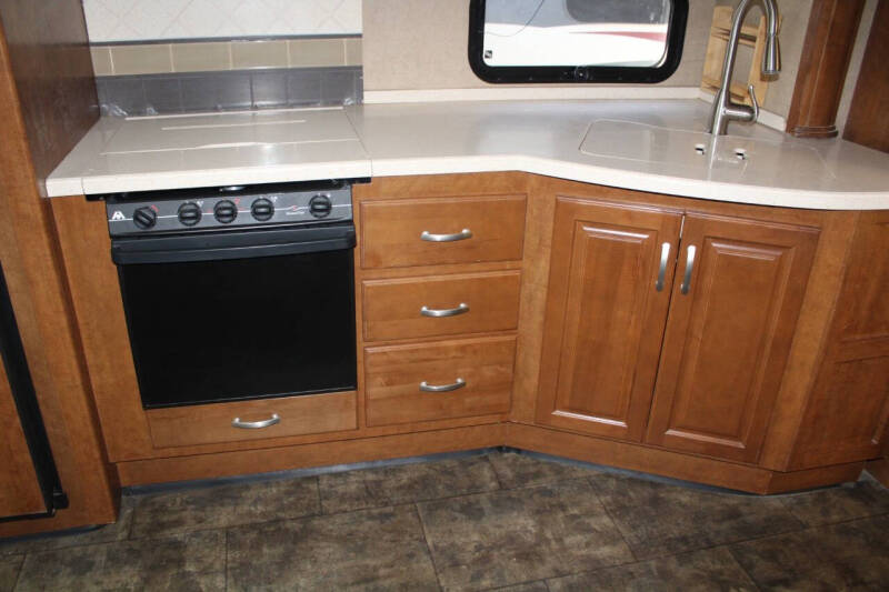 2015 Thor Motor Coach Challenger 37DT