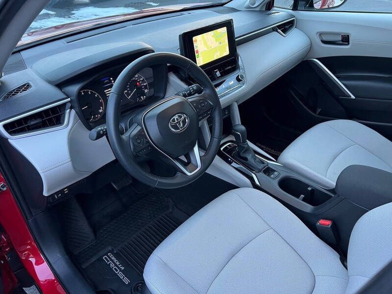 2024 Toyota Corolla Cross LE
