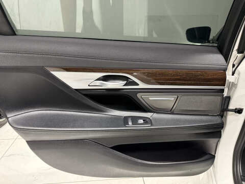 2022 BMW 7 Series 740i