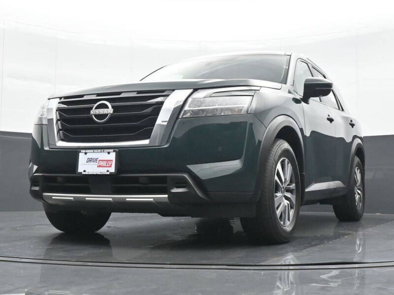 2023 Nissan Pathfinder SL