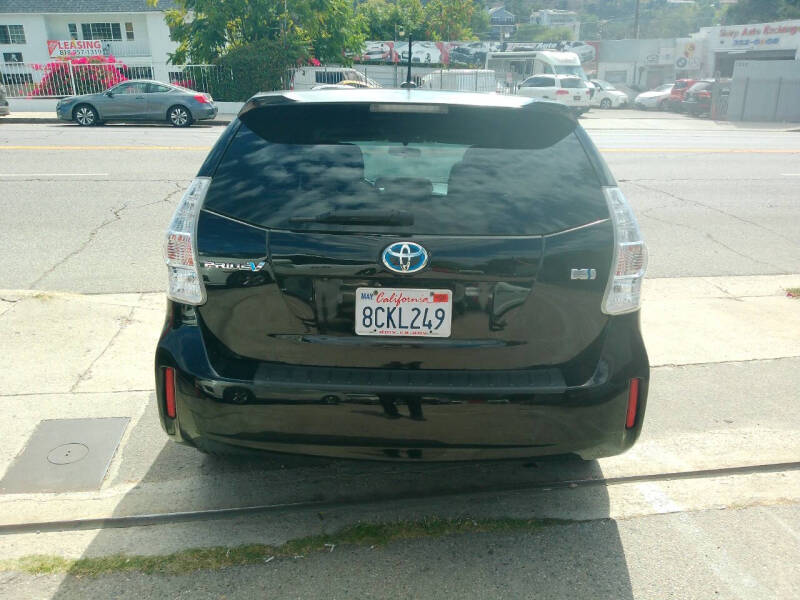 2014 Toyota Prius v Three