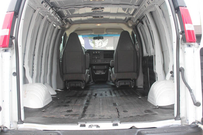 2023 Chevrolet Express 3500