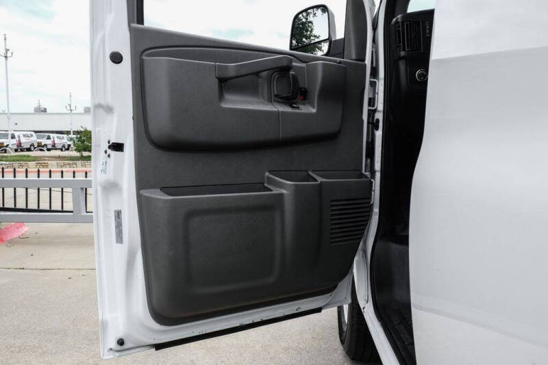 2022 GMC Savana 2500