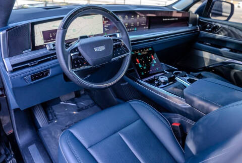 2025 Cadillac Escalade IQ Luxury 2