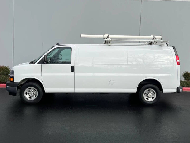 2022 Chevrolet Express 3500