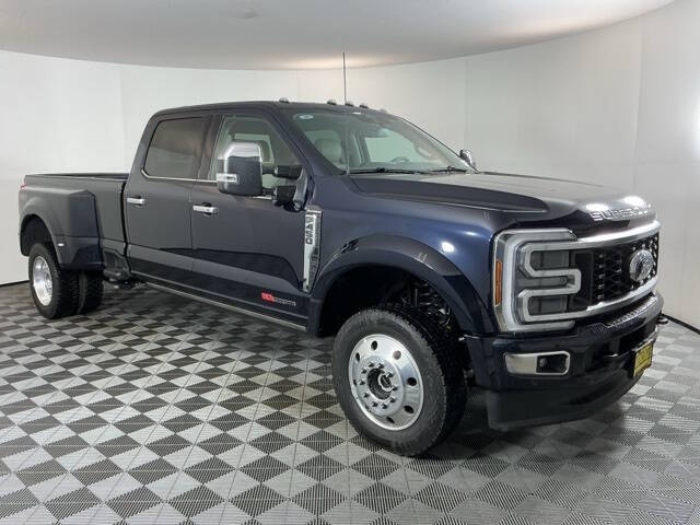 2025 Ford F-450 Super Duty Platinum