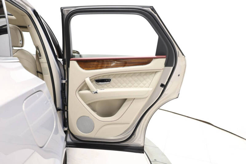 2020 Bentley Bentayga Hybrid