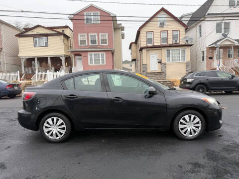 2013 Mazda MAZDA3 i SV