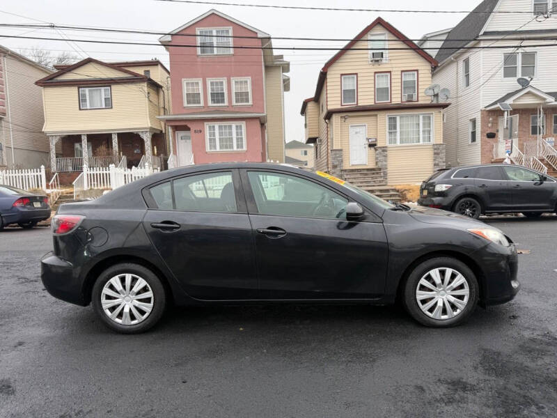 2013 Mazda MAZDA3 i SV
