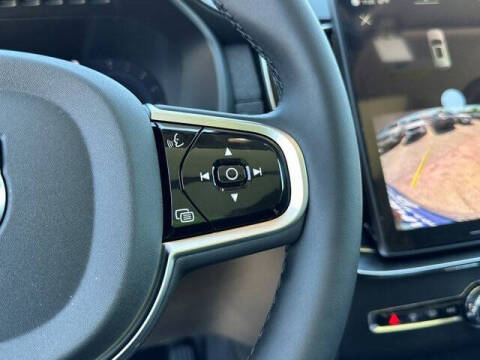 2025 Volvo XC90 B6 Core Bright Theme