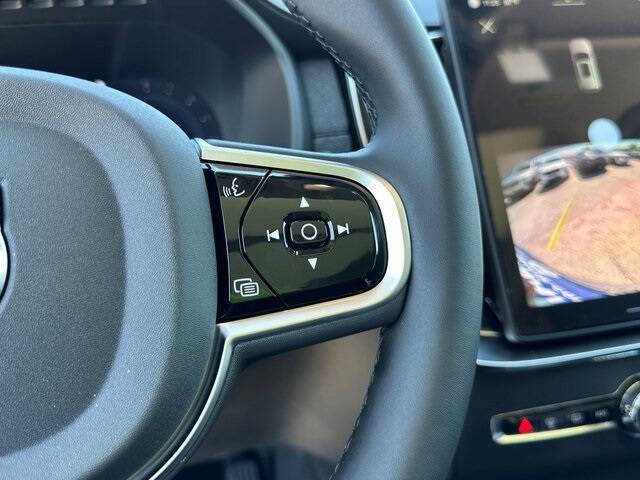 2025 Volvo XC90 B6 Core Bright Theme