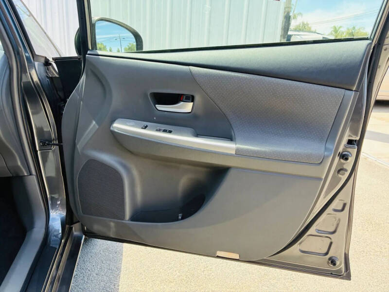 2013 Toyota Prius v Three