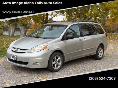 2010 Toyota Sienna LE 7-Passenger