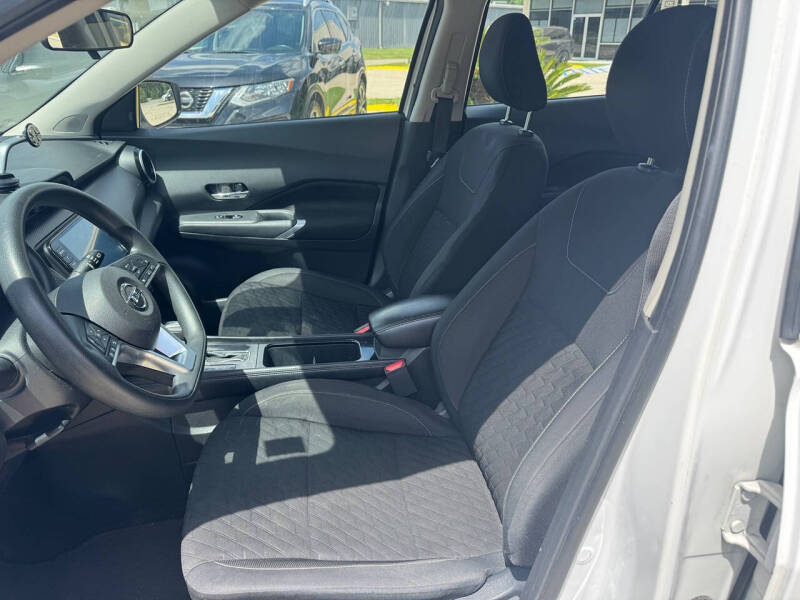 2021 Nissan Kicks SV