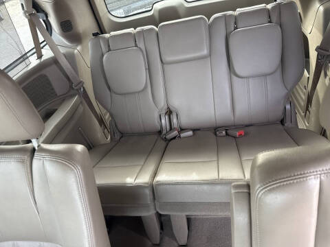 2012 Chrysler Town and Country Touring-L