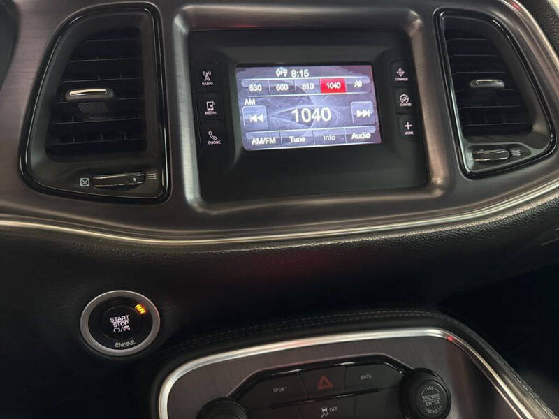 2015 Dodge Challenger SXT