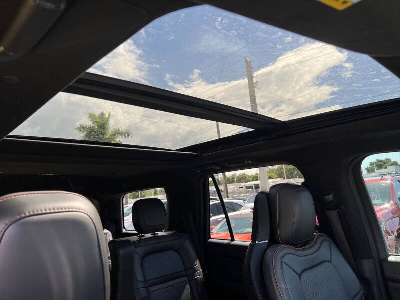 2022 Lincoln Navigator Black Label