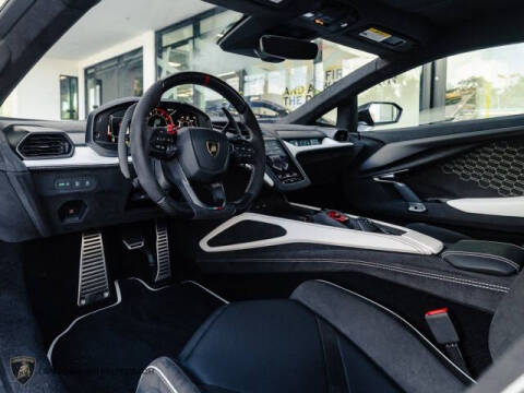 2024 Lamborghini Revuelto