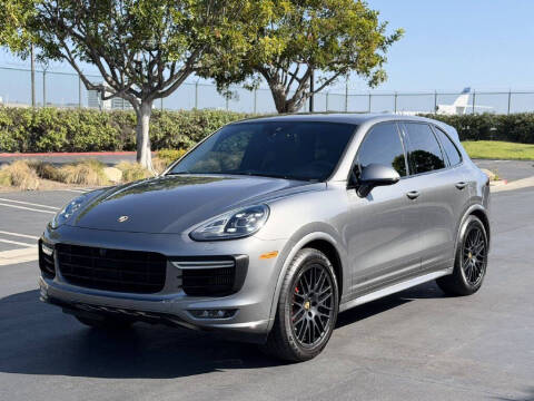 2017 Porsche Cayenne GTS