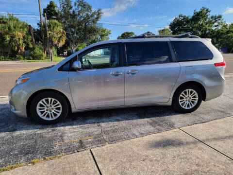 2012 Toyota Sienna