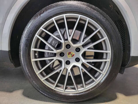 2023 Porsche Cayenne Coupe Platinum Edition