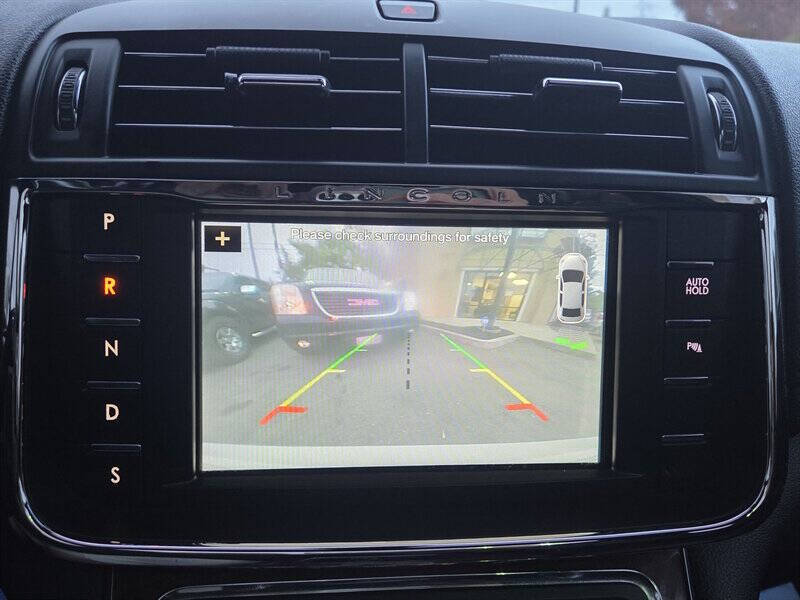 2019 Lincoln Continental Select