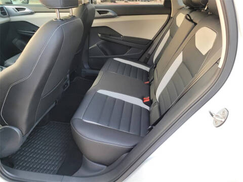 2025 Volkswagen Taos SEL 4Motion