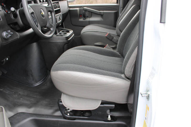 2024 Chevrolet Express 2500