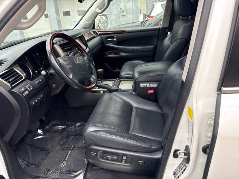 2015 Lexus LX 570