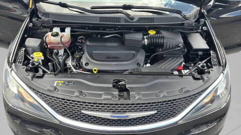 2020 Chrysler Voyager LX
