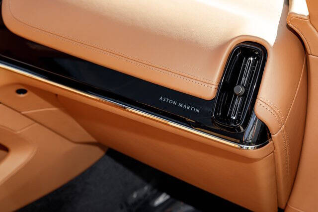 2025 Aston Martin DBX 707