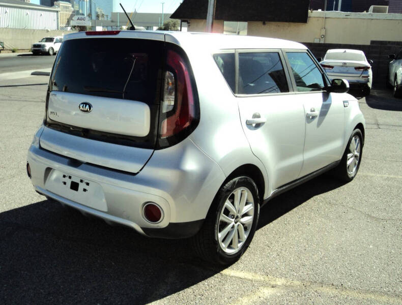2017 Kia Soul +