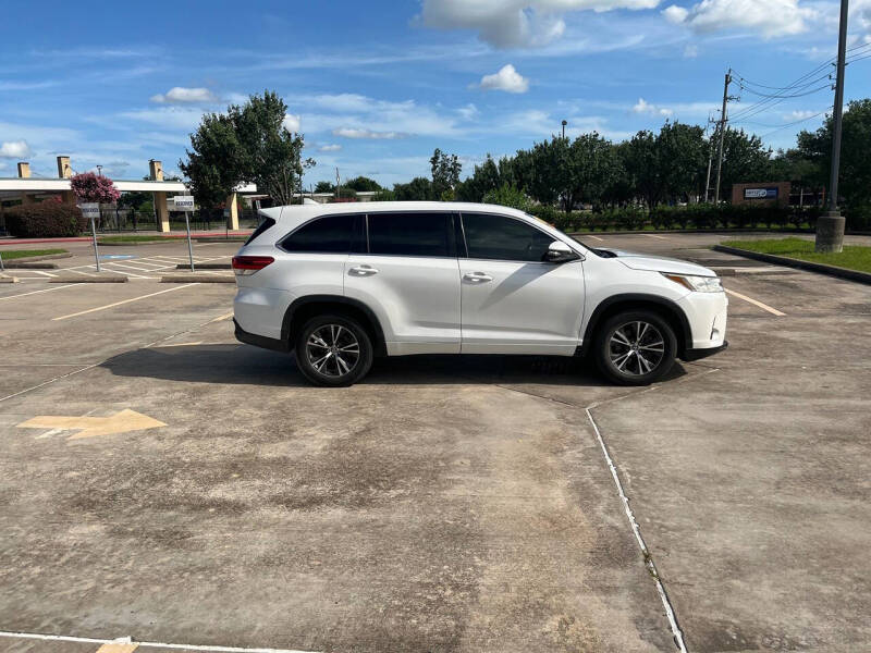 2017 Toyota Highlander LE Plus