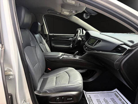 2020 Buick Enclave Essence