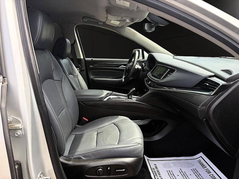 2020 Buick Enclave Essence